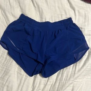 LuLuLemon 2.5” Hotty Hot shorts